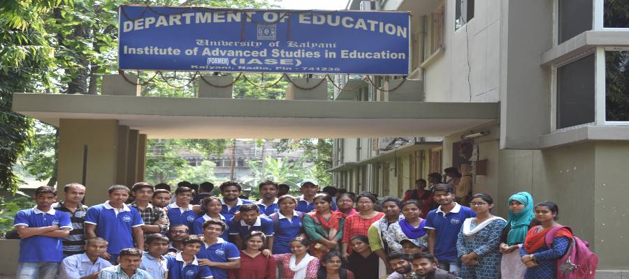 https://klyuniv.ac.in/app/uploads/2022/06/7._Students.jpg